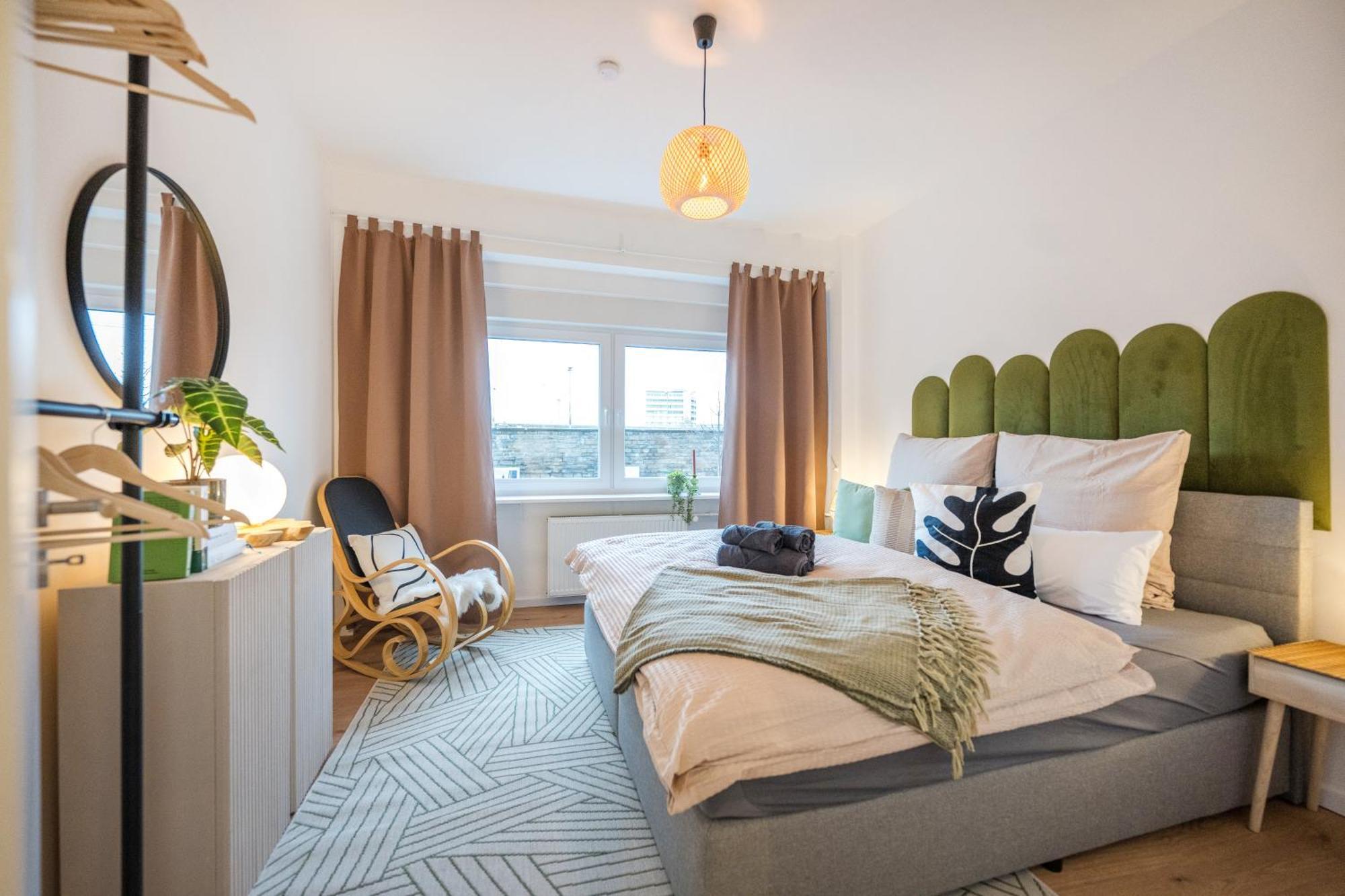 Neu: 100M² - Ideal Fuer Familien/Geschaeftsr. - Hbf Кобленц Екстер'єр фото