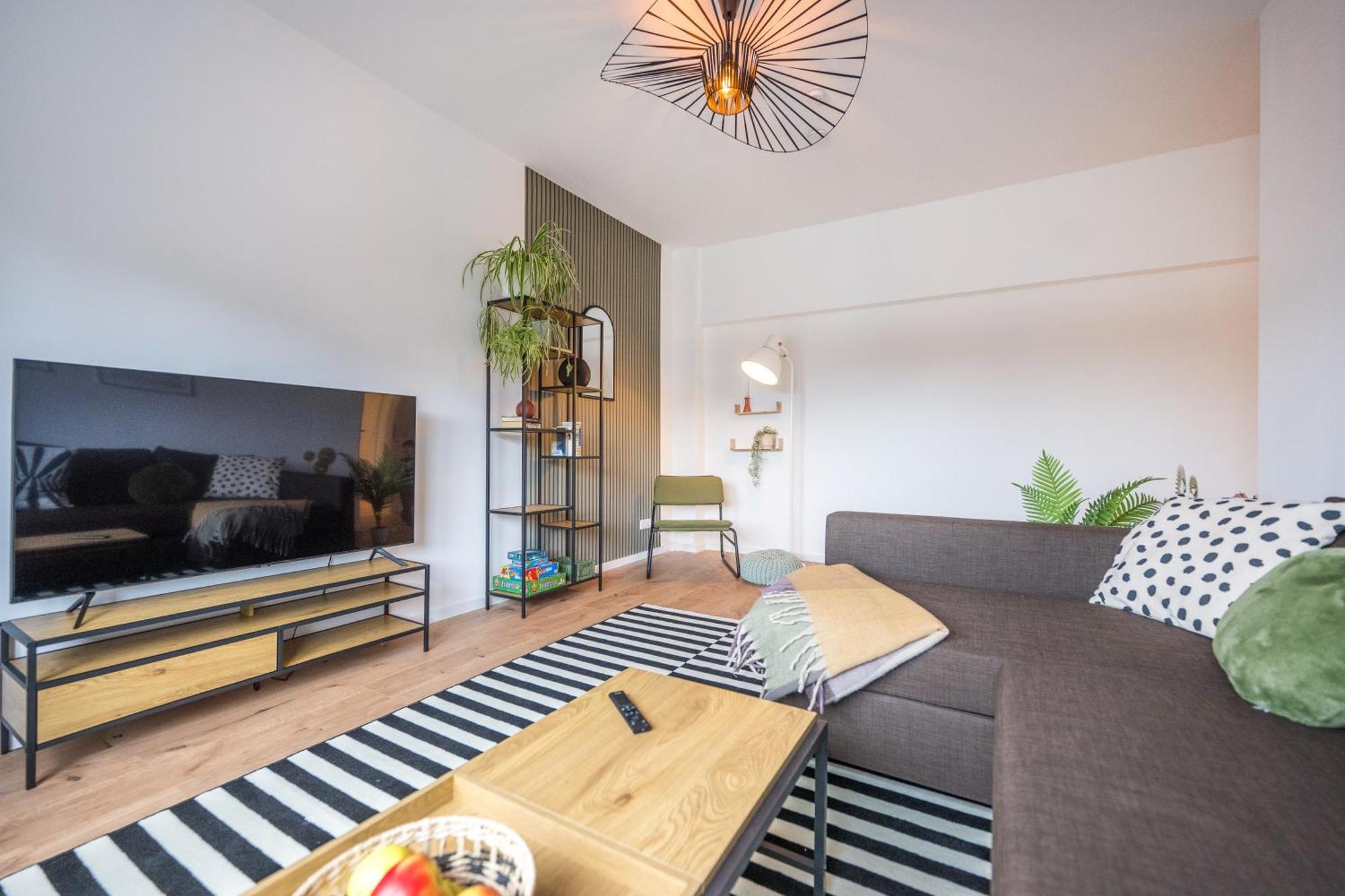Neu: 100M² - Ideal Fuer Familien/Geschaeftsr. - Hbf Кобленц Екстер'єр фото